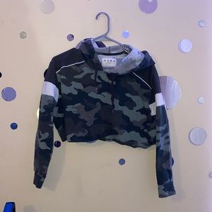 crop hoodie